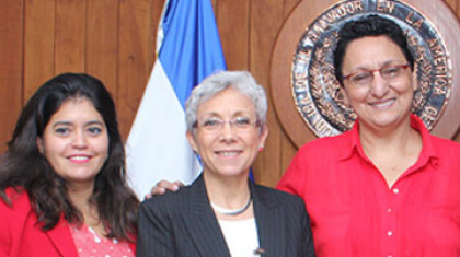 presidenta_asamblea_salvador_recibe_oacnudh1