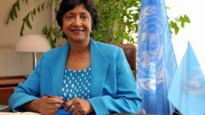 NAVI-PILLAY-SONRIENTE2