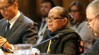 Blanca Areli Gómez del Comité de Familiares de Migrantes Desaparecidos y Fallecidos de El Salvador, se dirige al pleno en representación de las organizaciones civiles y víctimas de las Américas. Foto: CEPAL.