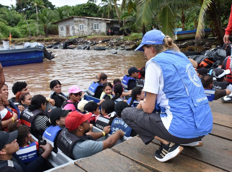 Informe revela desafíos humanitarios entre la migración inversa de Costa Rica, Panamá y Colombia.