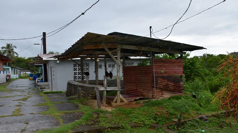 Antiguo punto de emprendimiento donde se vendían artesanías isleñas. Crédito: ©ACNUDH/Oficina Regional para América Central, Juan Caballero